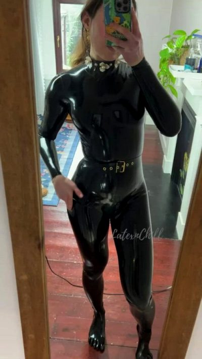 Sunday Afternoon In The Best Kind Of Latex – A Black Catsuit!